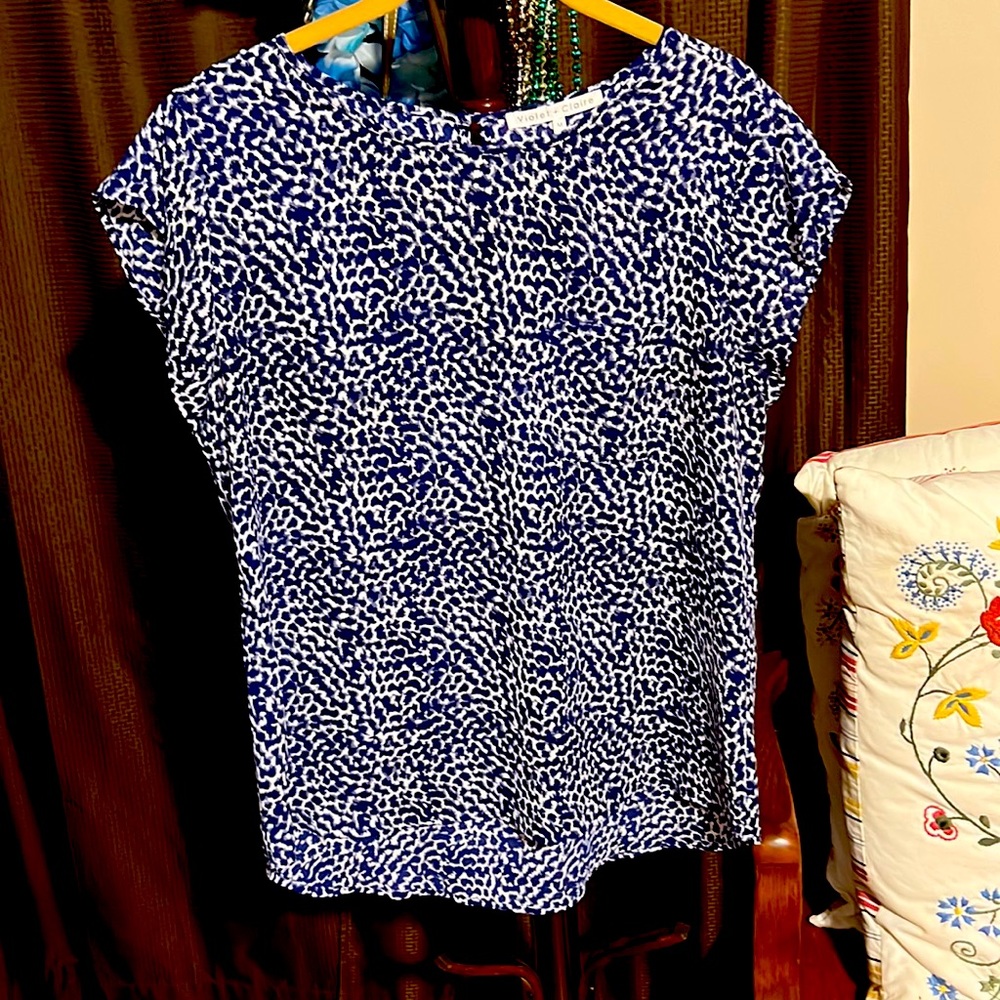 Women’s blouse size M